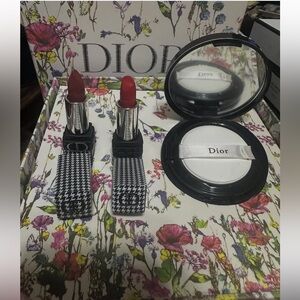 ✨Red Lipstick and Mirror Compact Gift Set✨NEW Gift Box Set